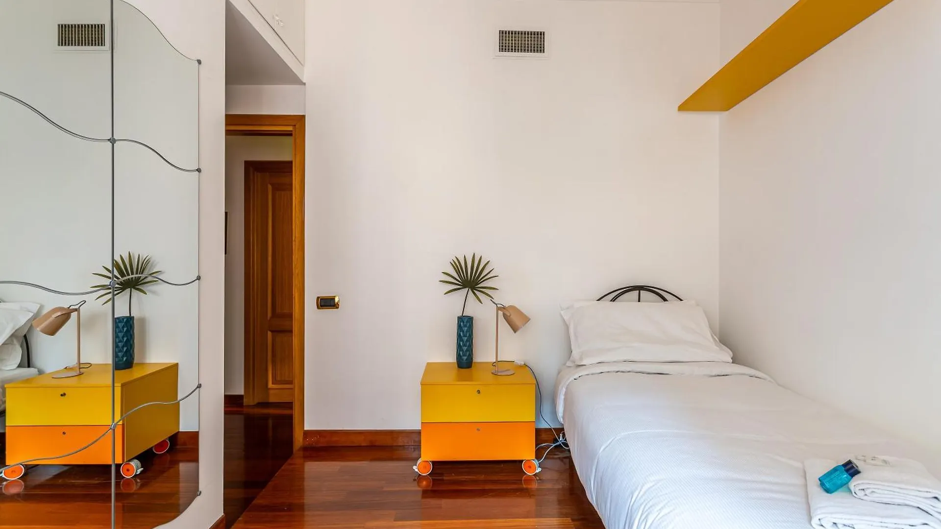 Apartment Iflat The Roman House - Spacious & Central Apt Italy